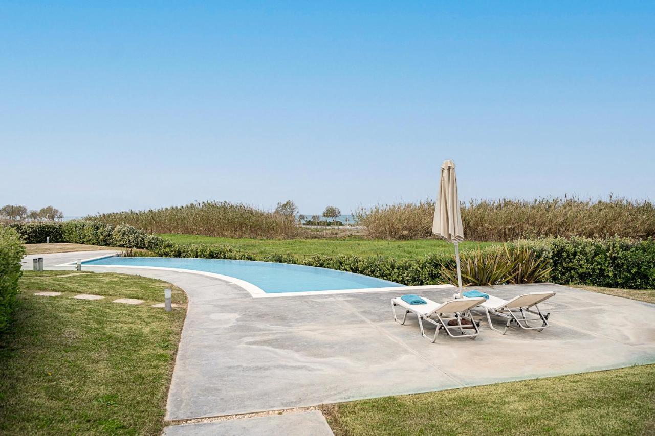 Resitour - Aphrodite Beachfront Pirgos Psilonerou Экстерьер фото