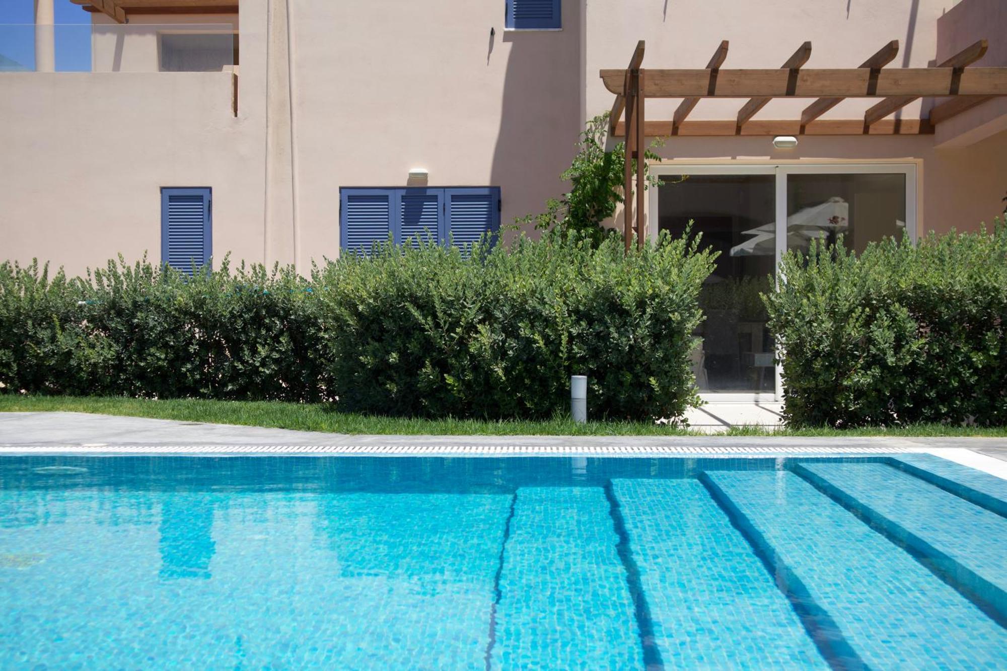 Resitour - Aphrodite Beachfront Pirgos Psilonerou Номер фото
